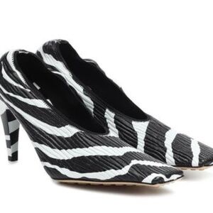 Bottega Veneta - pumps - calf leather - black and white. Size 37 European.